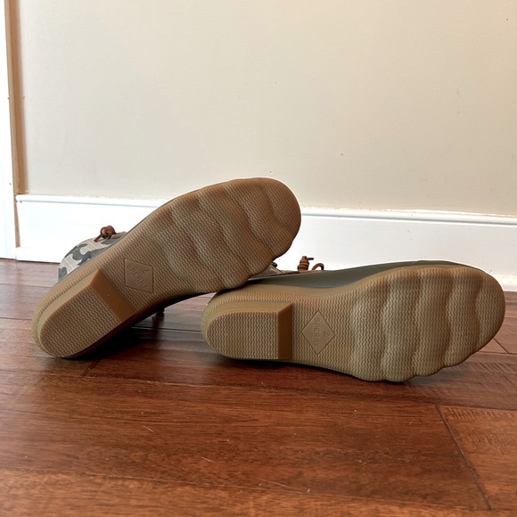 BRAND NEW, never worn Sperry Syren Gulf Camo Duck Boot, size 8.5M - Picture 6 of 9